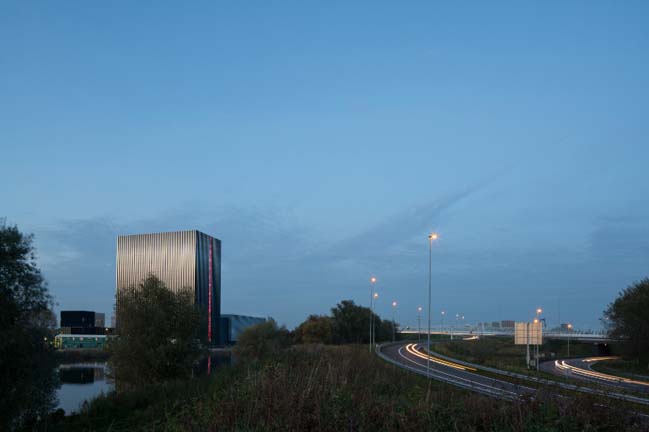 Datacenter AM4 by Benthem Crouwel Architects