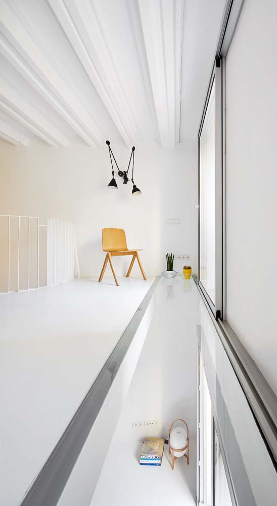 Duplex Tibbaut by Raul Sanchex Architects