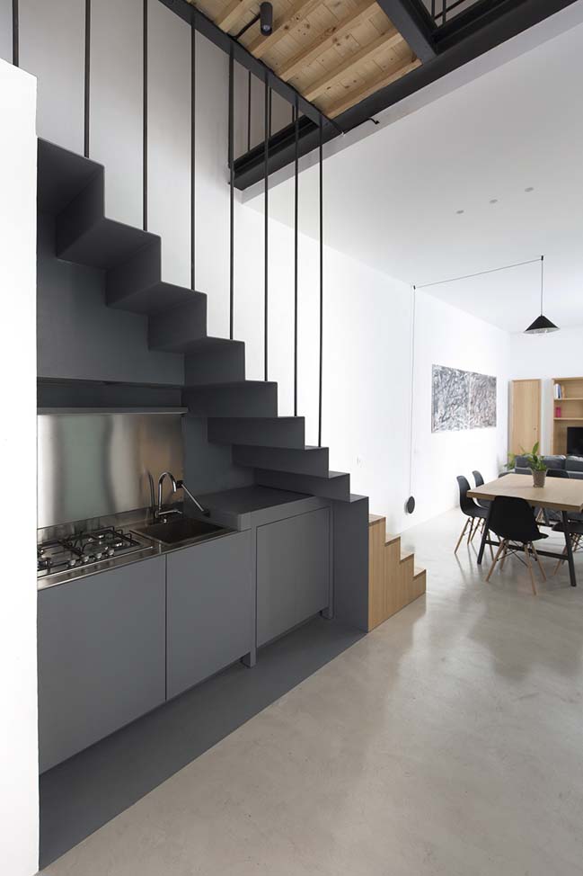 tiny two levels loft by Studio DiDeA