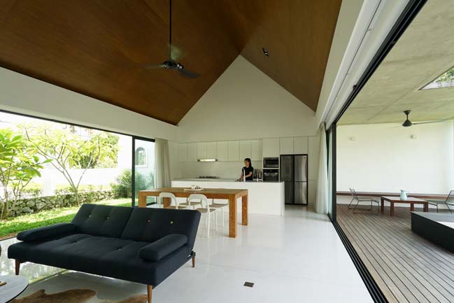 Knikno house by Fabian Tan Architect