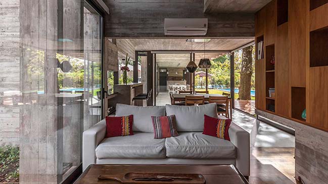 Luxury modern villa in Argentina by Besonias Almeida Arquitectos