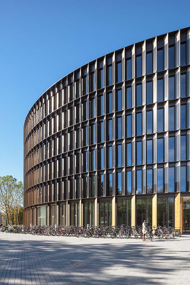 Town Hall in Germany by Ingenhoven Architects
