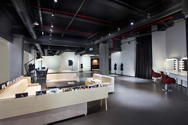 Amazon BLINK Fashion Studio in New Delhi by Ultraconfidentiel Design