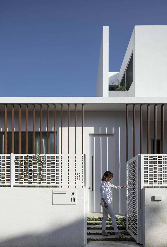 The Pavilion House by Tal Goldsmith Fish