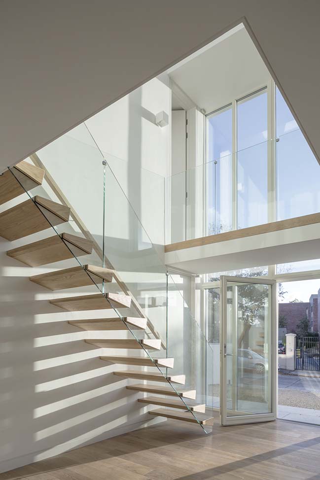 Two-storey modern home in Dublin by Anthro Architecture