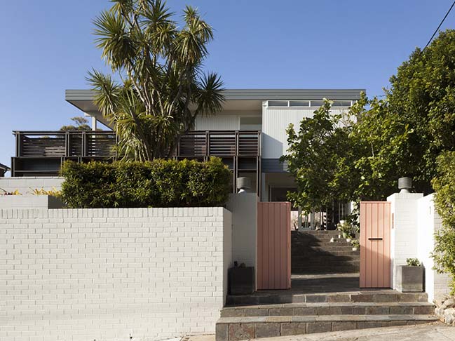 Modernist House in Sydney by Still Space Architecture