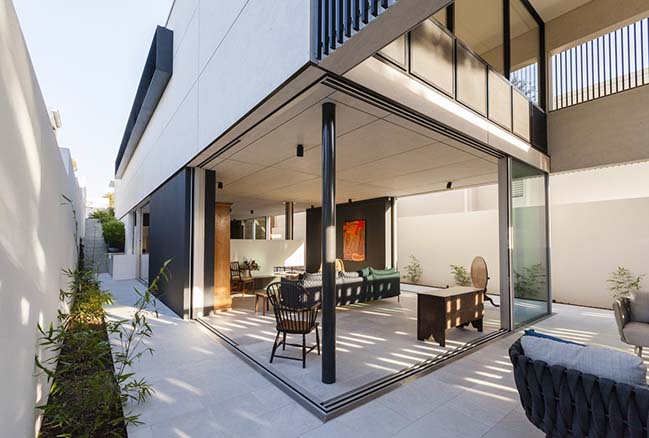 Inside Outside House in Perth by Craig Steere Architects