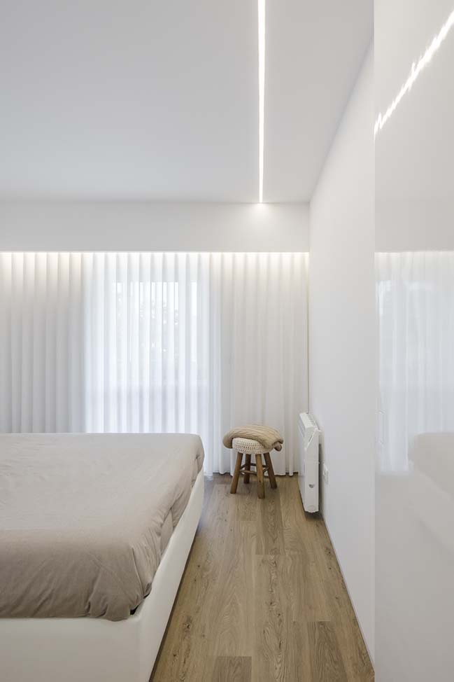 Vila do Conde apartment by Raulino Silva Arquitecto
