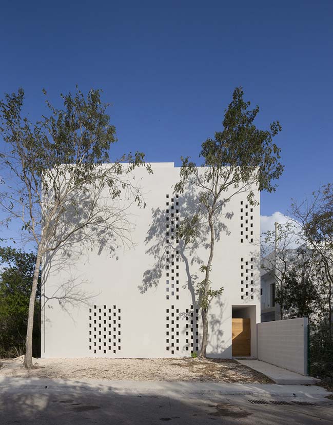 PM House by Cadaval & Solà-Morales