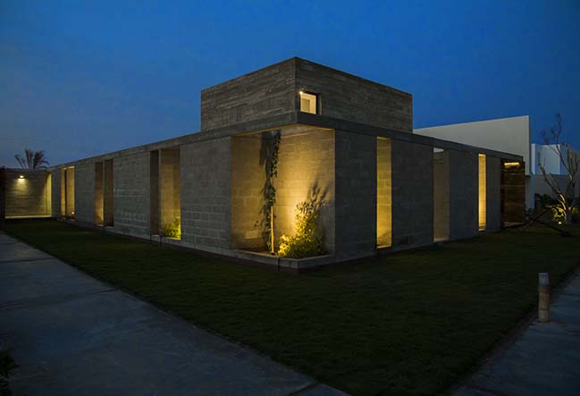 Concrete House in Peru by Riofrio Arquitectos