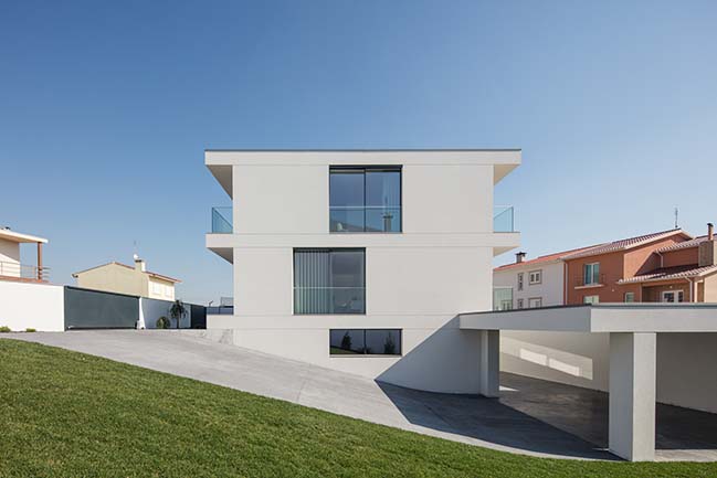 Aguçadoura House by Raulino Silva Arquitecto