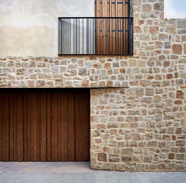 House in Rubielos de Mora by Ramón Esteve Estudio