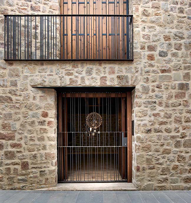 House in Rubielos de Mora by Ramón Esteve Estudio