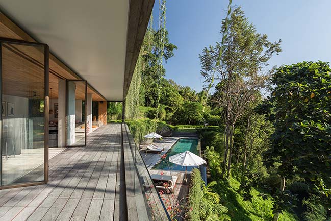 Chameleon Villa by Word Of Mouth House