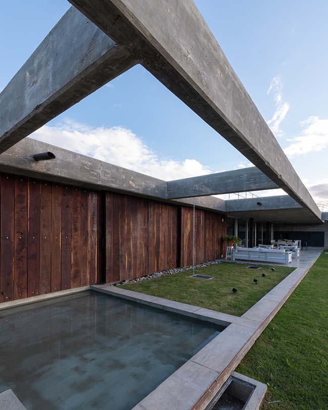 CG House in Cordoba by Adolfo Mondejar - Estudio de Arquitectos
