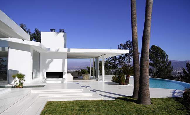 Edwin Residence in Los Angeles by Heusch Inc