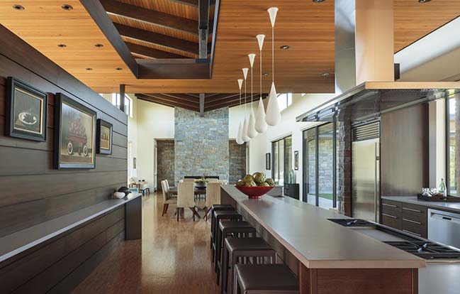 Westwind Residence in Portland by Giulietti / Schouten Architects