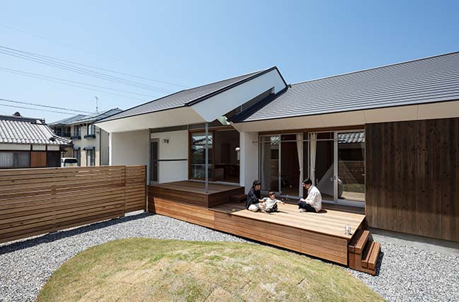 House in Sugie by Horibe Associates