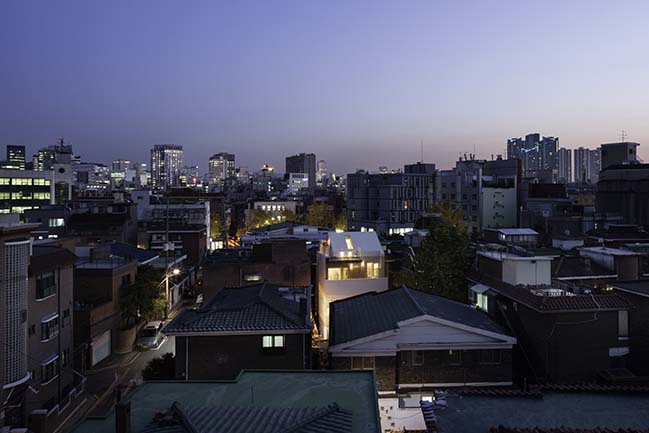 Seongsan-dong Mix-use by a round architects