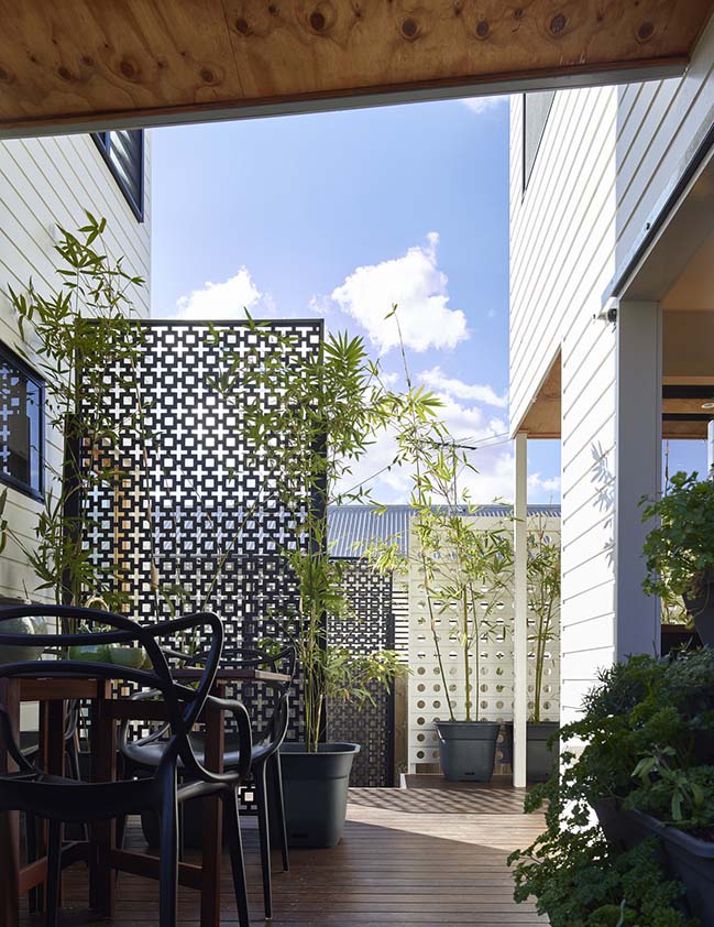 Two Pavilion House in Brisbane by Toussaint and Volz