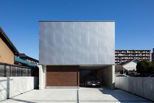 Garage House in Kawagoe by Horibe Associates