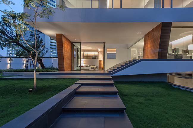 Waterfall House in Bangkok by Architects49 House Design Limited
