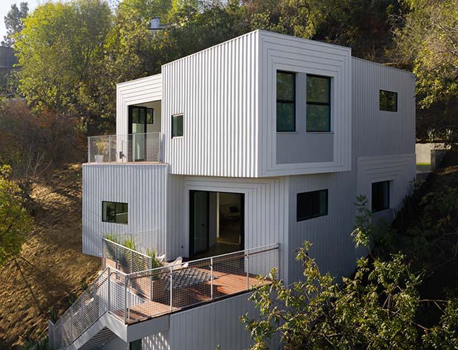 FreelandBuck designs a four-story home notched into a Los Angeles Hillside