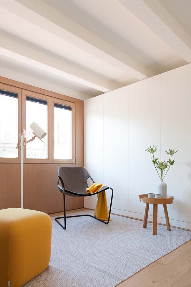 Gran de Gracia mini apartment by YLAB Arquitectos Barcelona