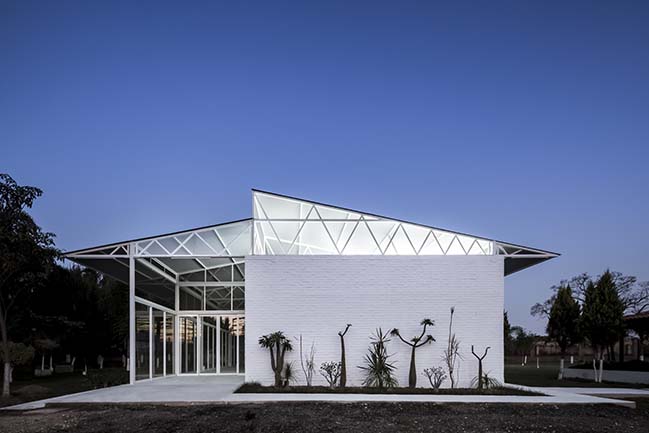 Avila Pavilion by COTAPAREDES Arquitectos