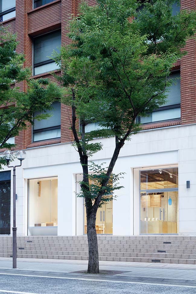 Blue Bottle Coffee Kobe Cafe by Schemata Architects