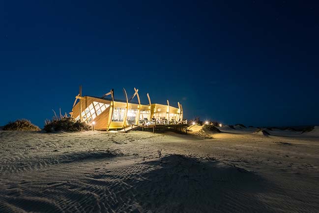 Shipwreck Lodge by Nina Maritz Architects