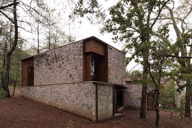 Casa BGS in Tapalpa by Alvaro Moragrega / arquitecto