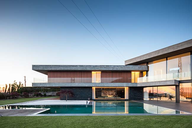 Fraião House by TRAMA arquitetos