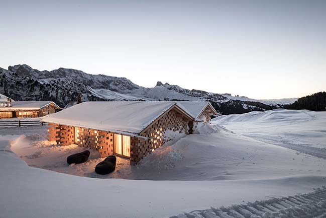 Zallinger: a scattered Hotel at high altitude by noa*