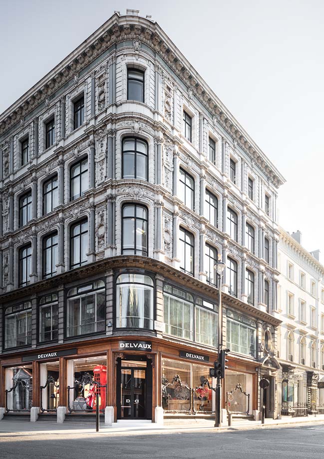 The new London Boutique of Delvaux by Vudafieri-Saverino Partners