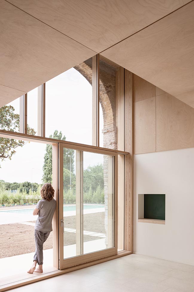 A country home in Chievo by studio wok