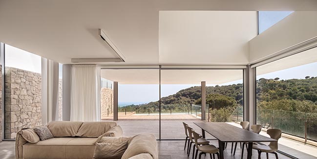 VN House in Barcelona by Guillem Carrera