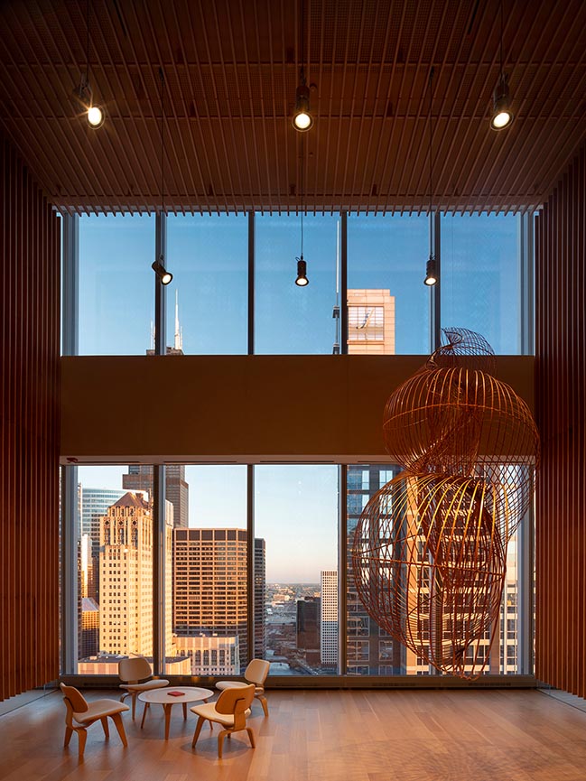 Alvisi Kirimoto transforms the 32nd floor of a skyscraper in Chicago