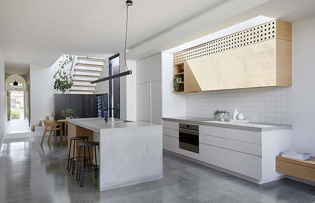 Cable House in Melbourne by Tom Robertson Architects