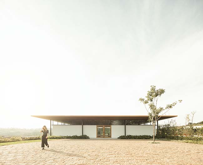 Bela Vista House by Bernardes Arquitetura