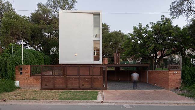 Las Delfinas Housing by Andres Alonso