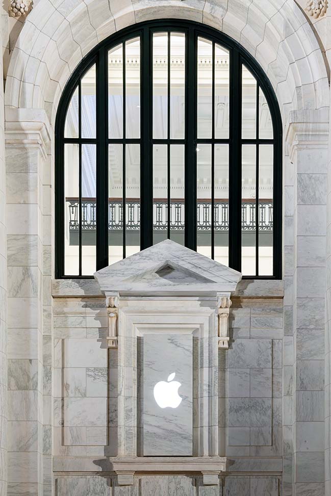 New Apple Store at Carnegie Library by Foster + Partners Opened