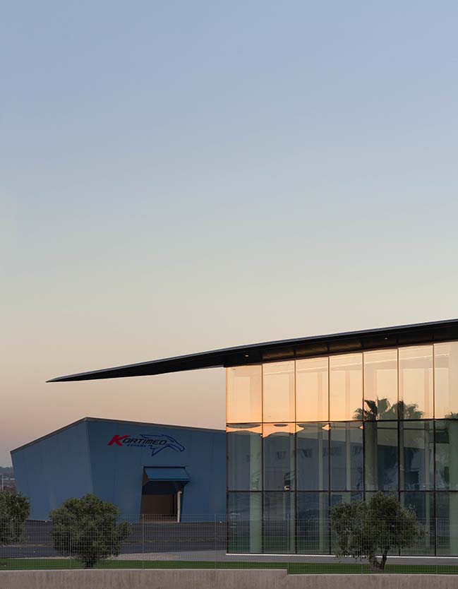 New Kortimed headquarters in Valencia by Pierattelli Architetture
