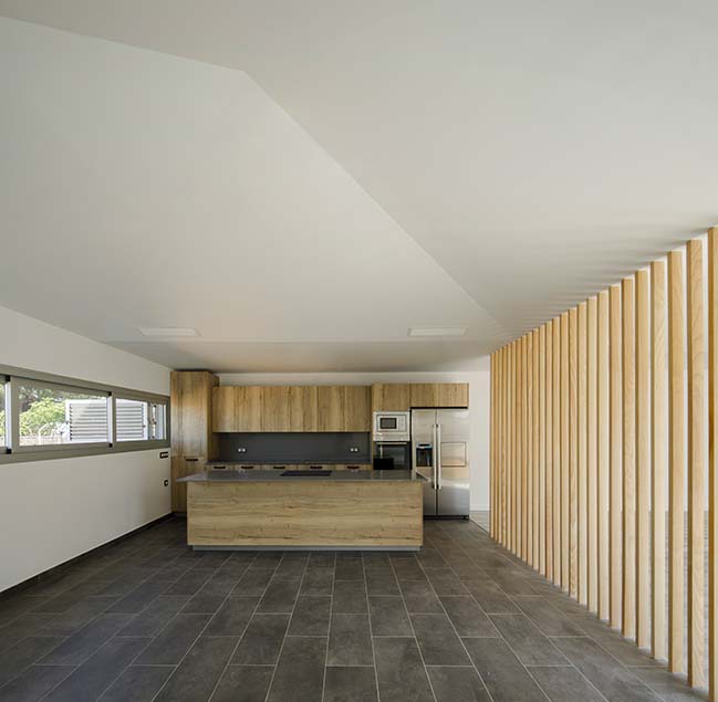 House in the Fields by Estudio ACTA