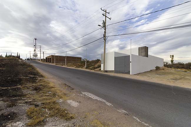 + Size House by Cubo Rojo Arquitectura