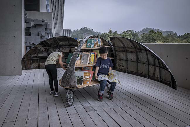 Shared Lady Beetle - A Micro Movable Library for Kids by LUO studio