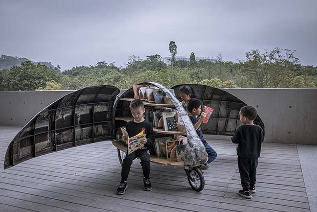 Shared Lady Beetle - A Micro Movable Library for Kids by LUO studio