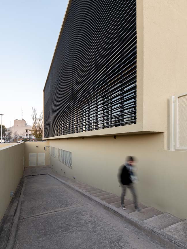 University Institute of Biomedical Sciences by Santiago Viale Arquitecto