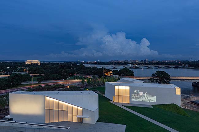 The REACH at The Kennedy Center for the Performing Arts by Steven Holl Architects