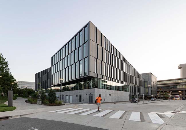 New business school at the University of Cincinnati by Henning Larsen
